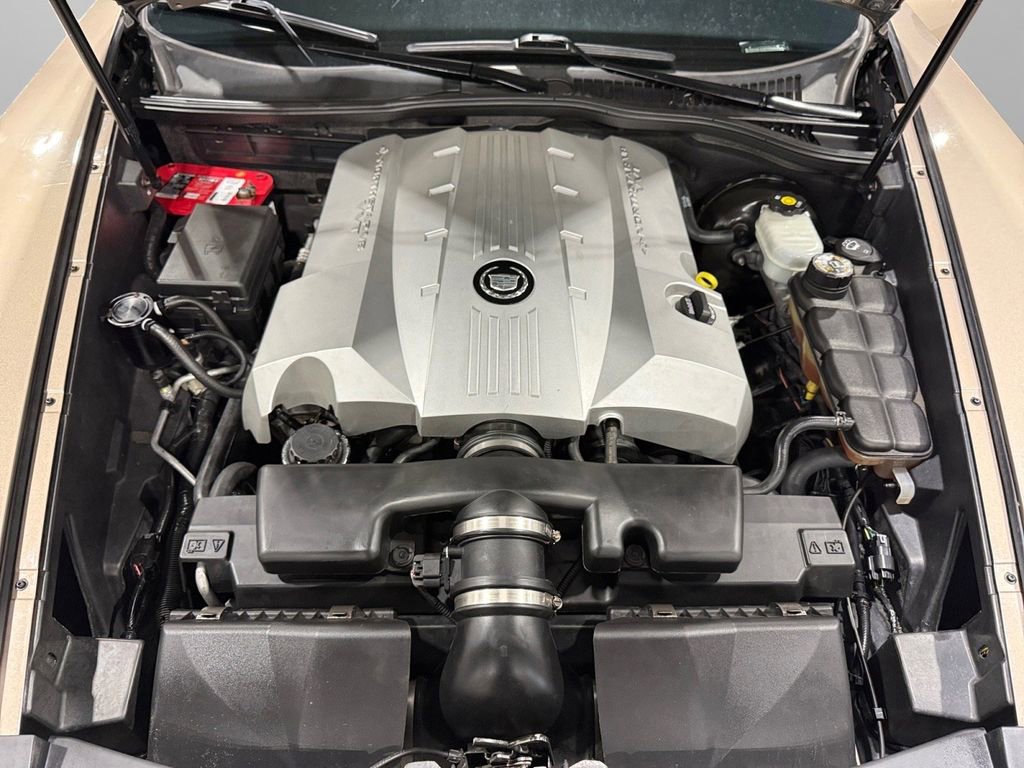 Used 2008 Cadillac XLR image 34