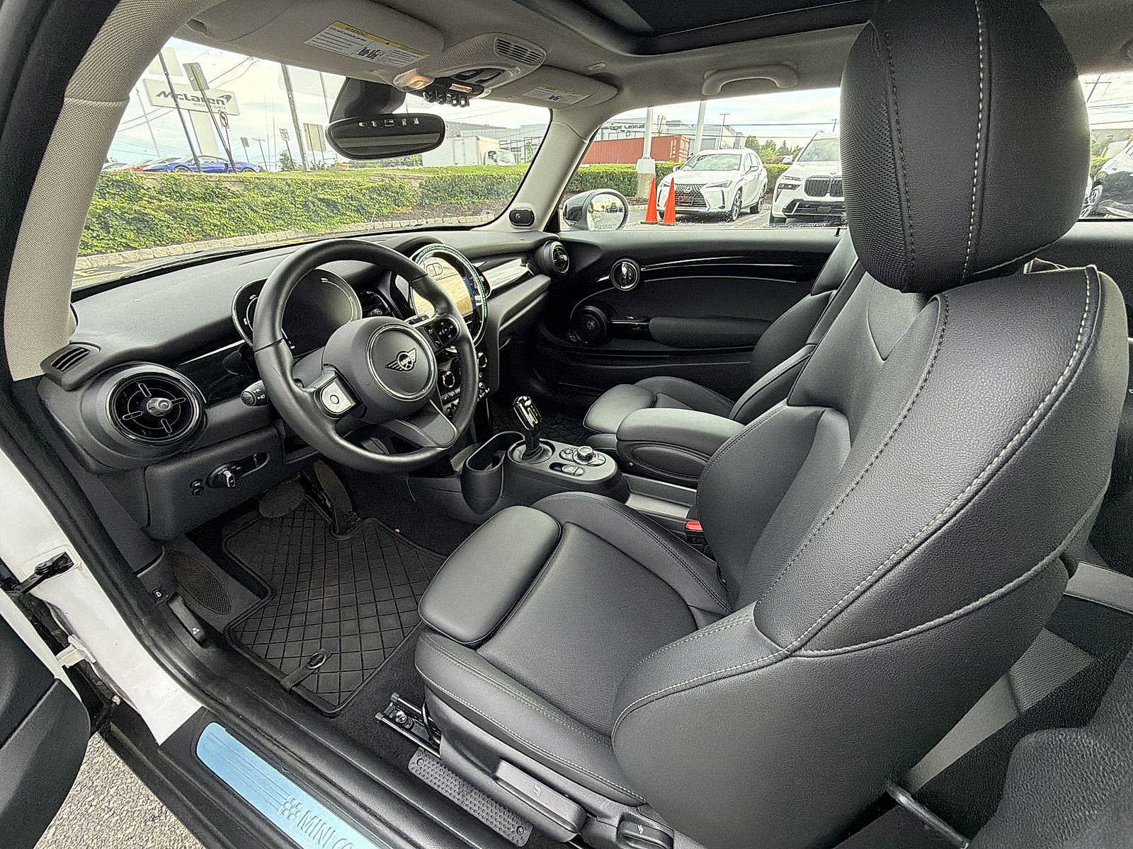Used 2024 MINI Cooper SE FWD image 10
