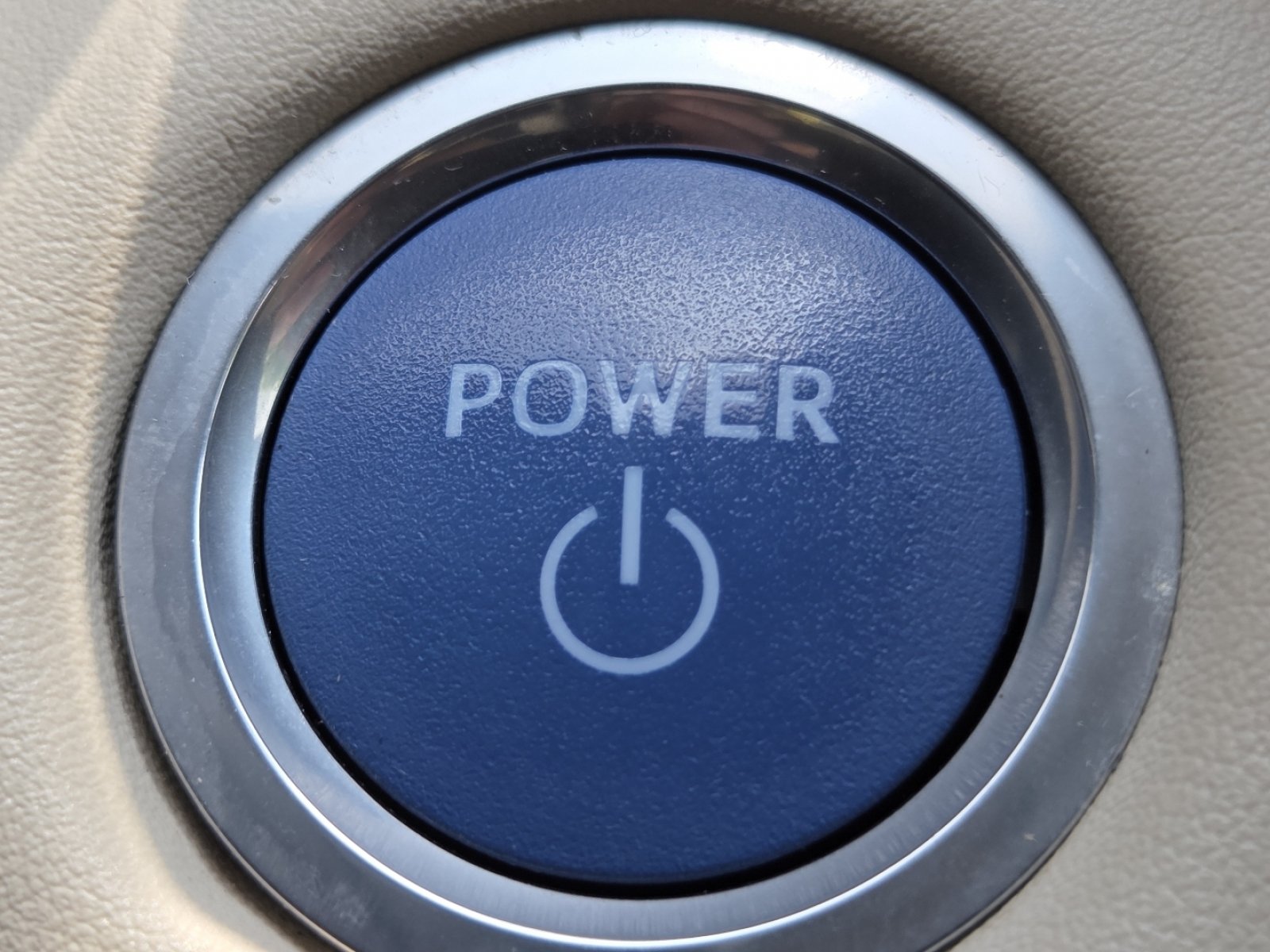 Used 2020 Toyota Highlander XLE AWD/4WD image 35