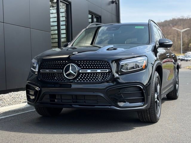 Used 2026 Mercedes-Benz GLB 250 4MATIC image 3