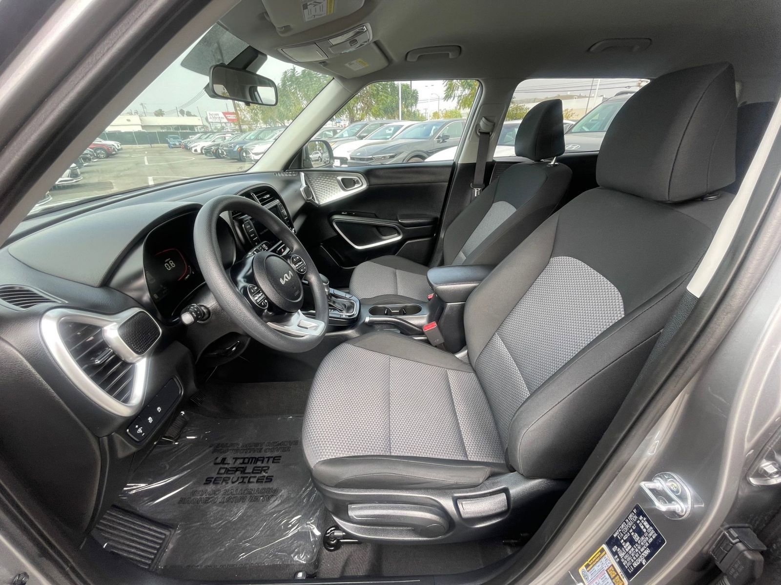 Used 2025 Kia Soul LX w/ LX Technology Package FWD image 27