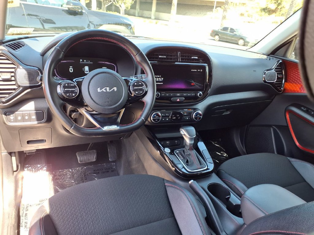 Certified 2023 Kia Soul GT-Line FWD image 11