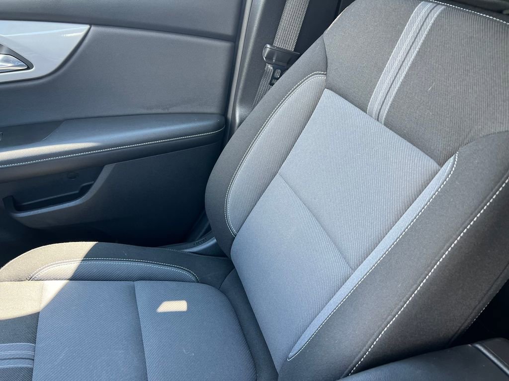 Used 2025 Chevrolet Blazer LT image 27