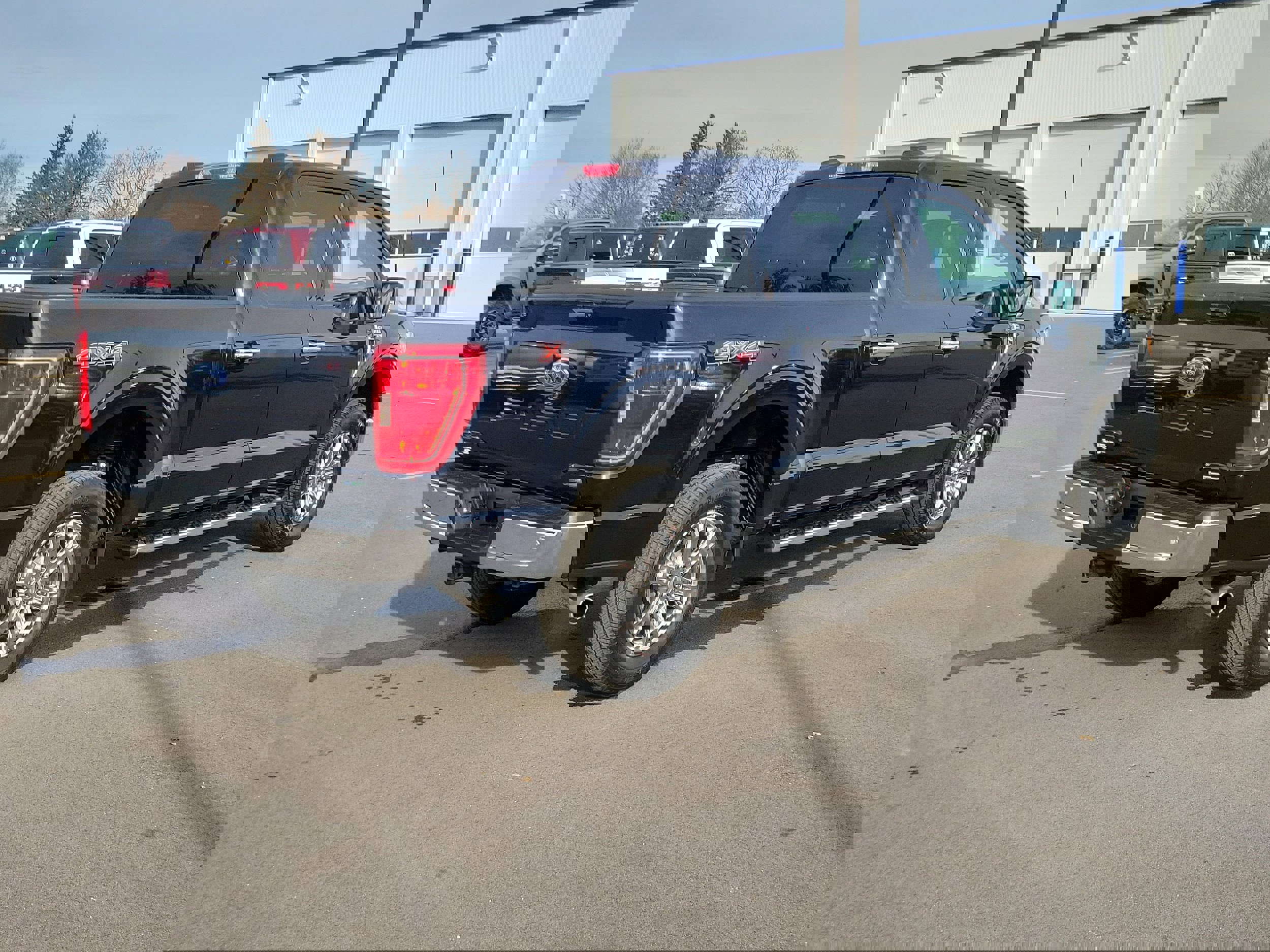 Used 2022 Ford F150 XLT w/ Equipment Group 302A High image 4