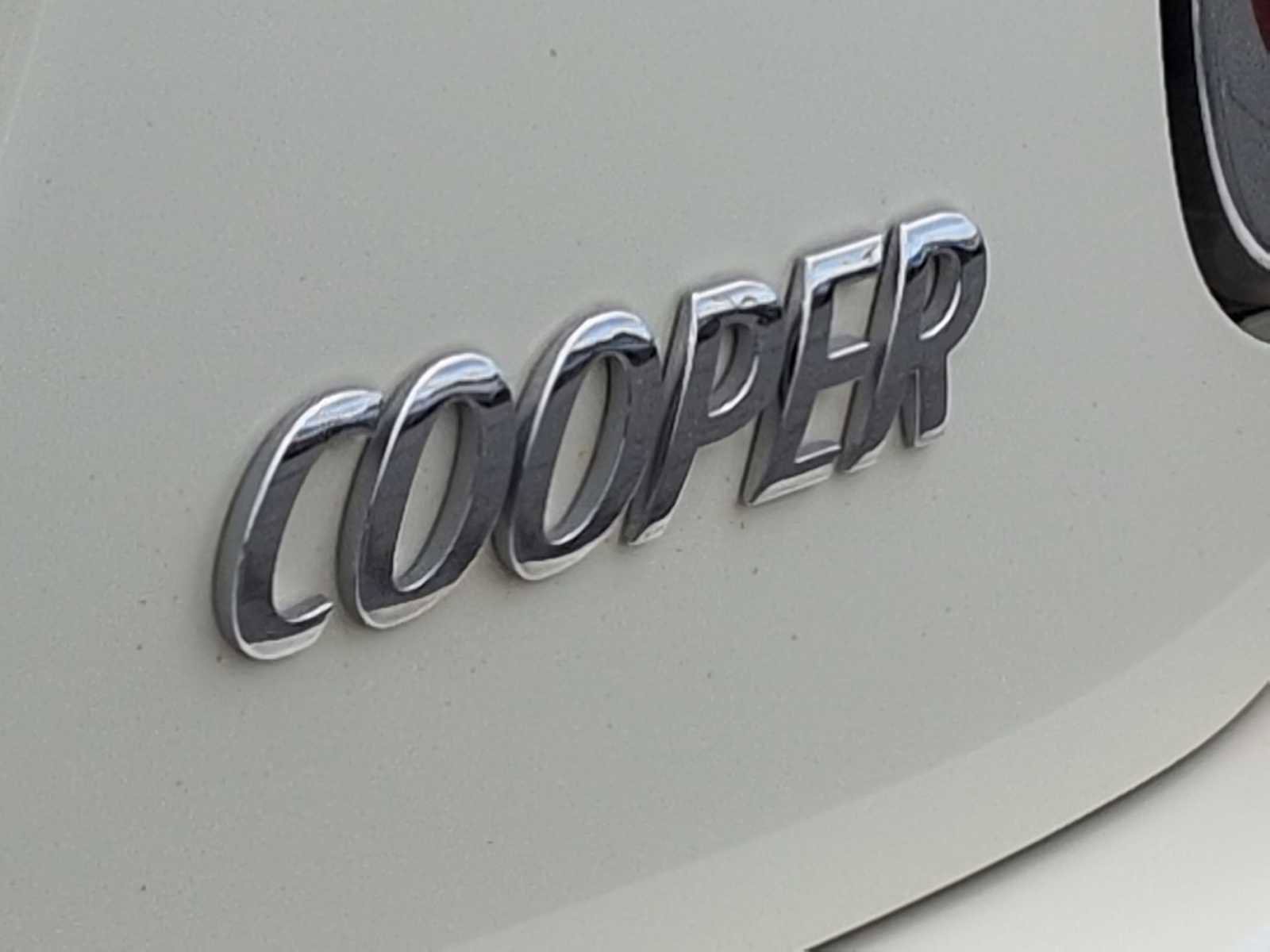 Used 2022 MINI Cooper 2-Door Hardtop FWD image 13