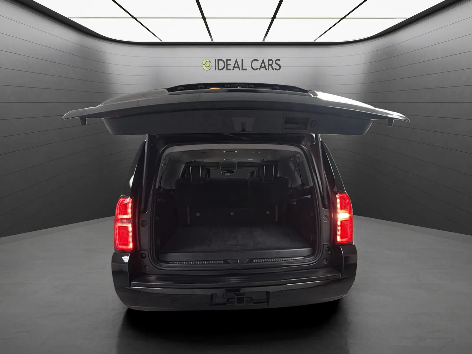 Used 2015 Chevrolet Suburban LT RWD image 9