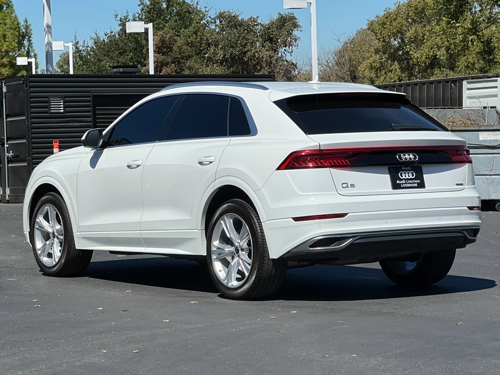 Used 2023 Audi Q8 Premium AWD/4WD image 4