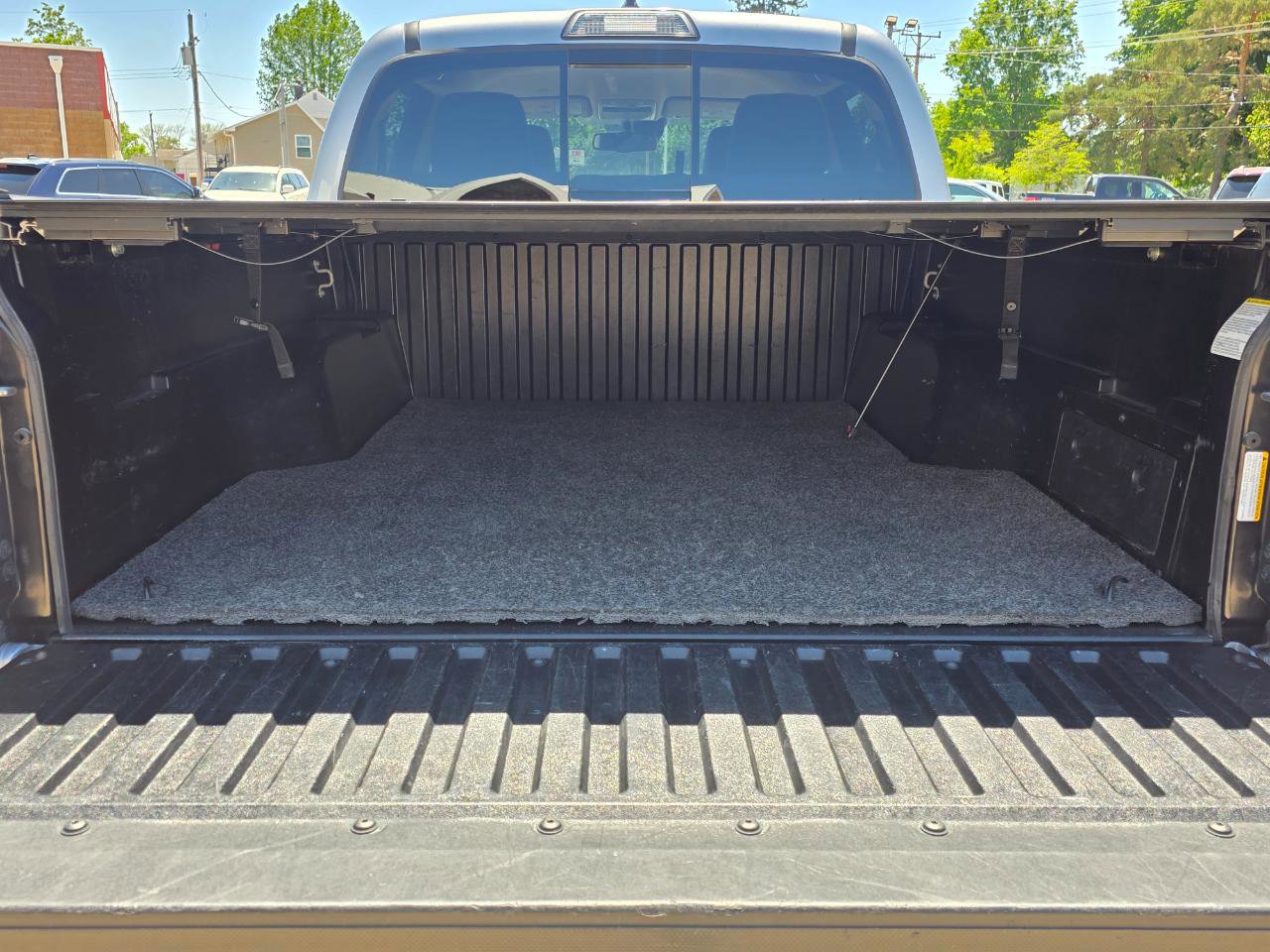 Used 2019 Toyota Tacoma SR5 AWD/4WD image 16