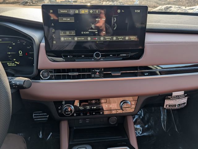 New 2026 Mitsubishi Outlander SEL image 9