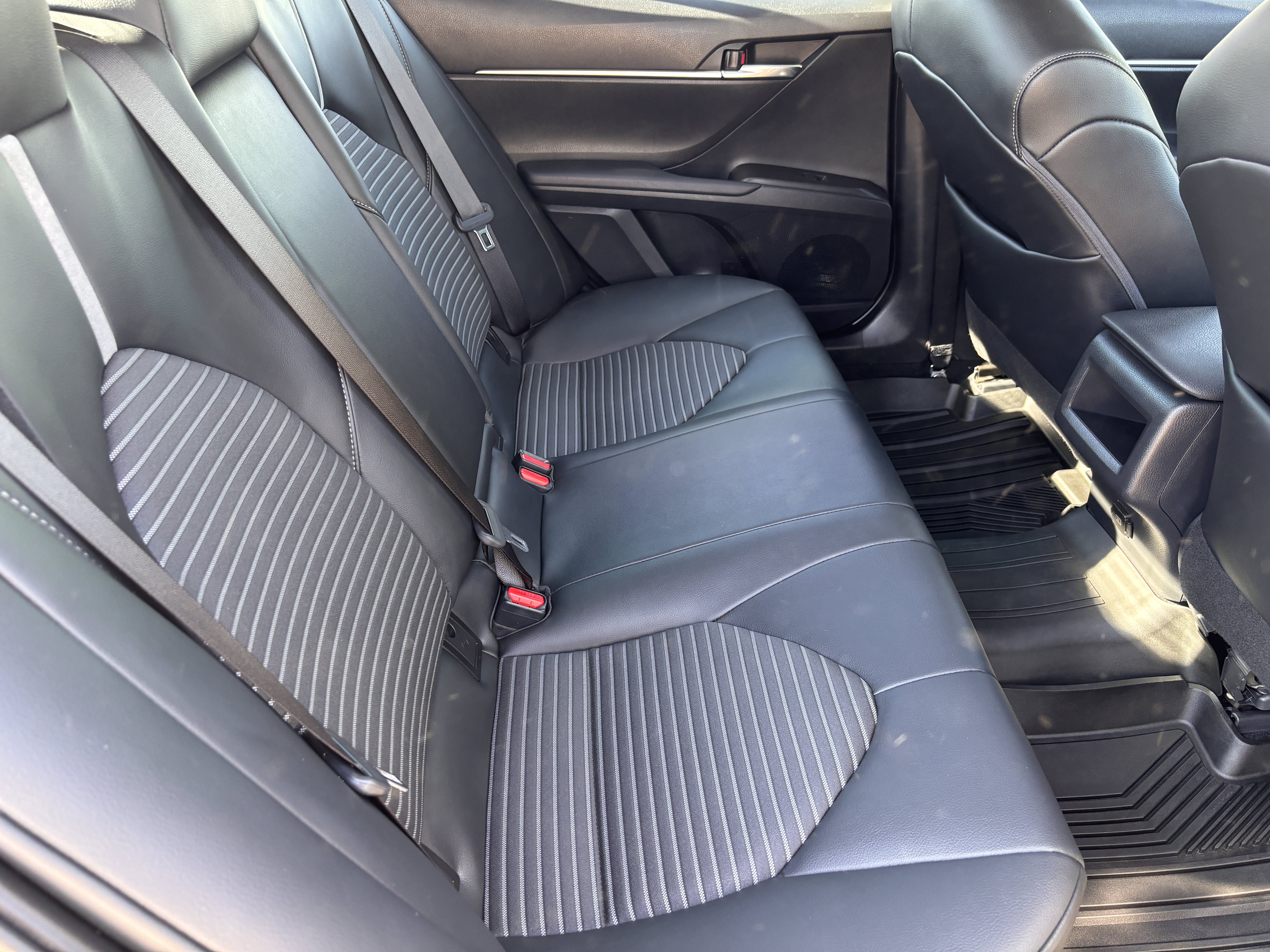 Used 2021 Toyota Camry SE w/ Convenience Package FWD image 34