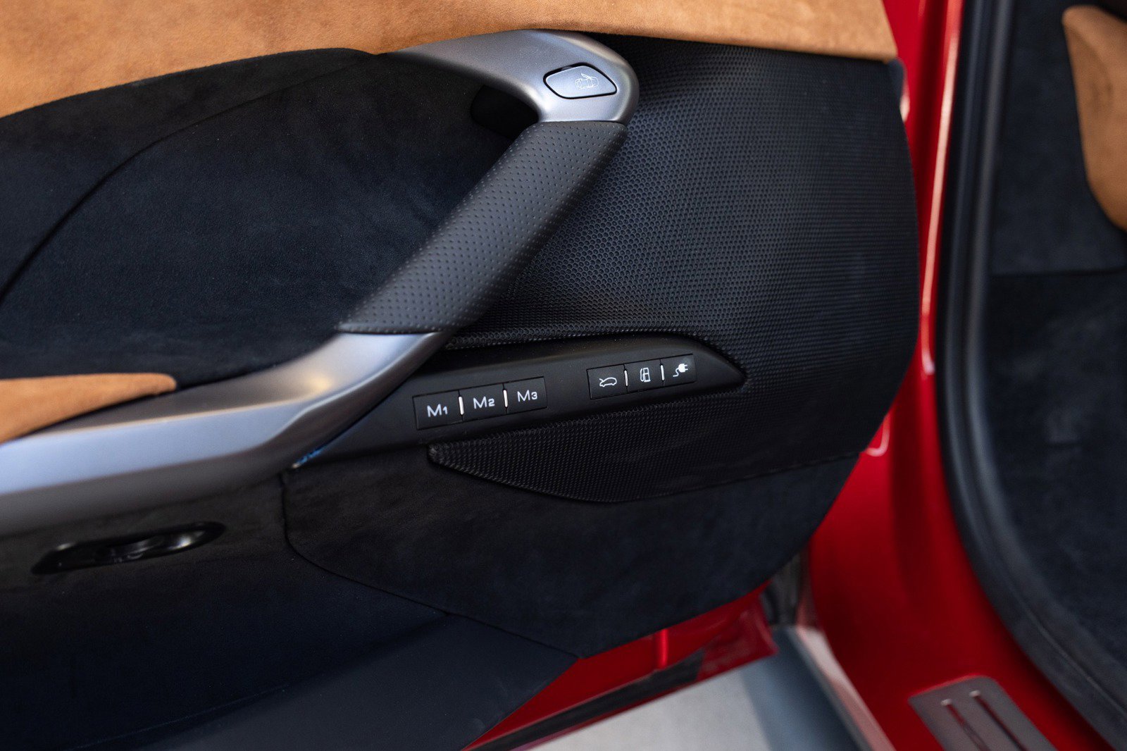 Used 2024 Ferrari 296 GTB RWD image 39