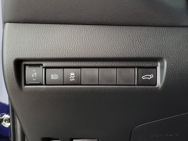 Used 2024 Toyota Venza XLE AWD/4WD image 23