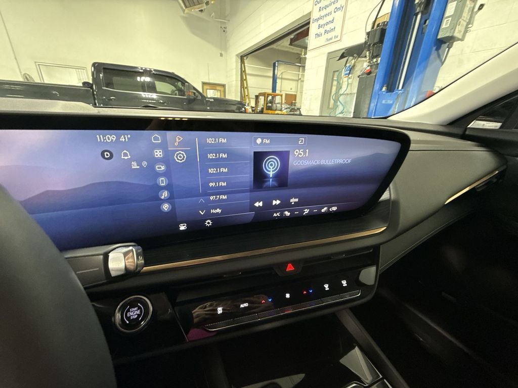 Certified 2024 Buick Envision Avenir image 19