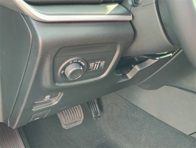 New 2025 Jeep Grand Cherokee Altitude image 13