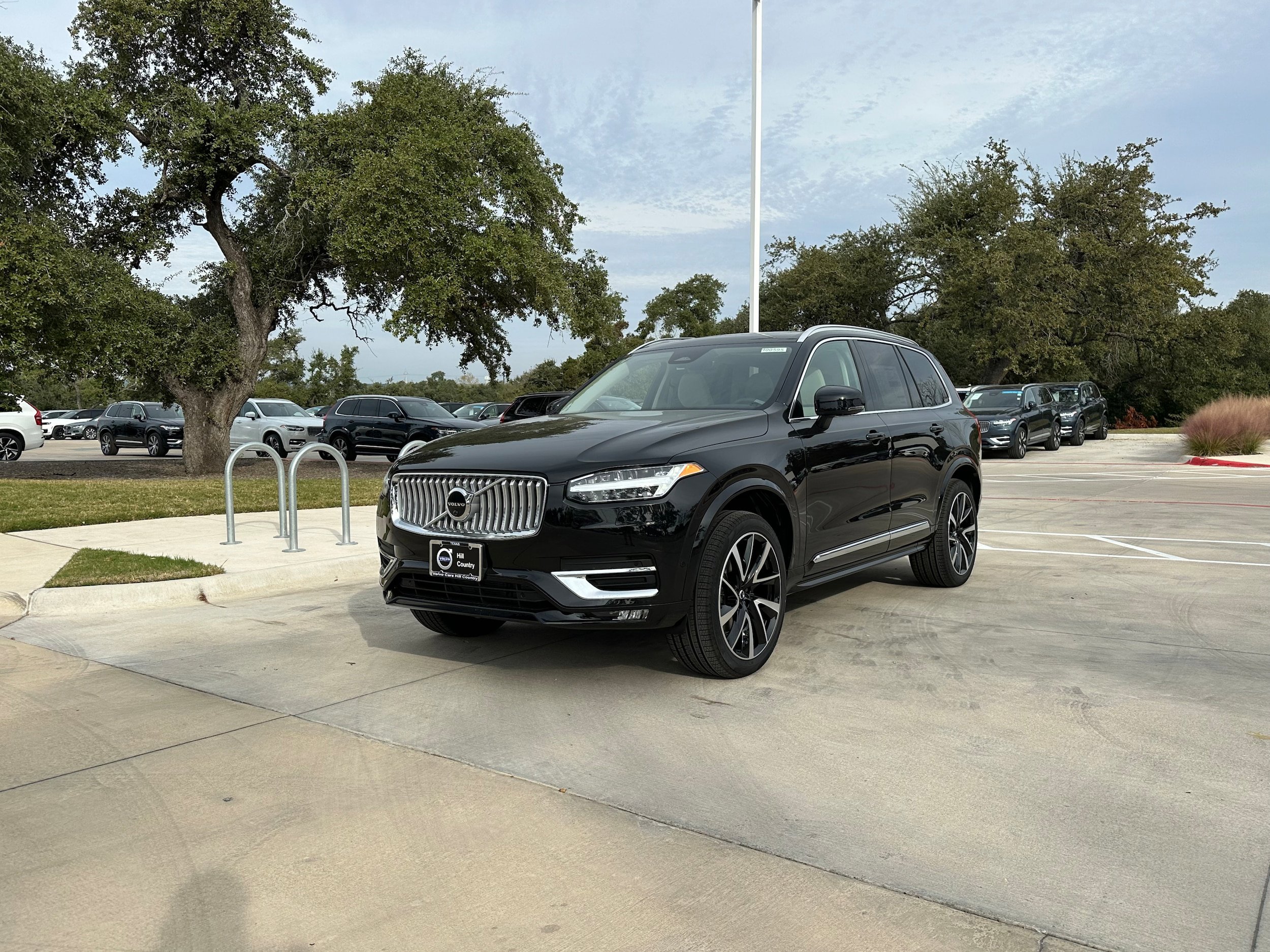 Used 2025 Volvo XC90 B6 Plus w/ Protection Package Premier AWD/4WD image 2