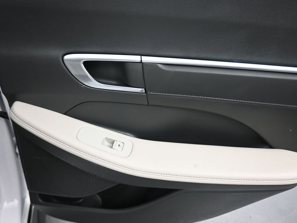 Used 2023 Hyundai Sonata Limited w/ Preferred Accessory Package FWD image 42