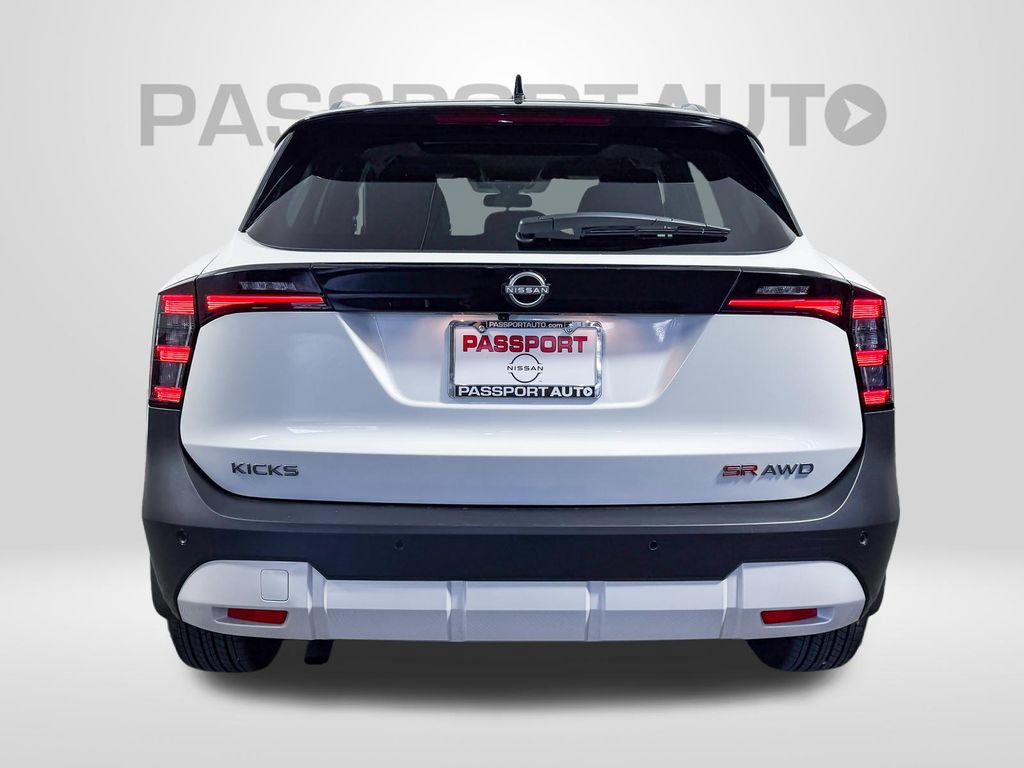 Certified 2025 Nissan Kicks SR w/ SR Premium Package AWD/4WD image 7