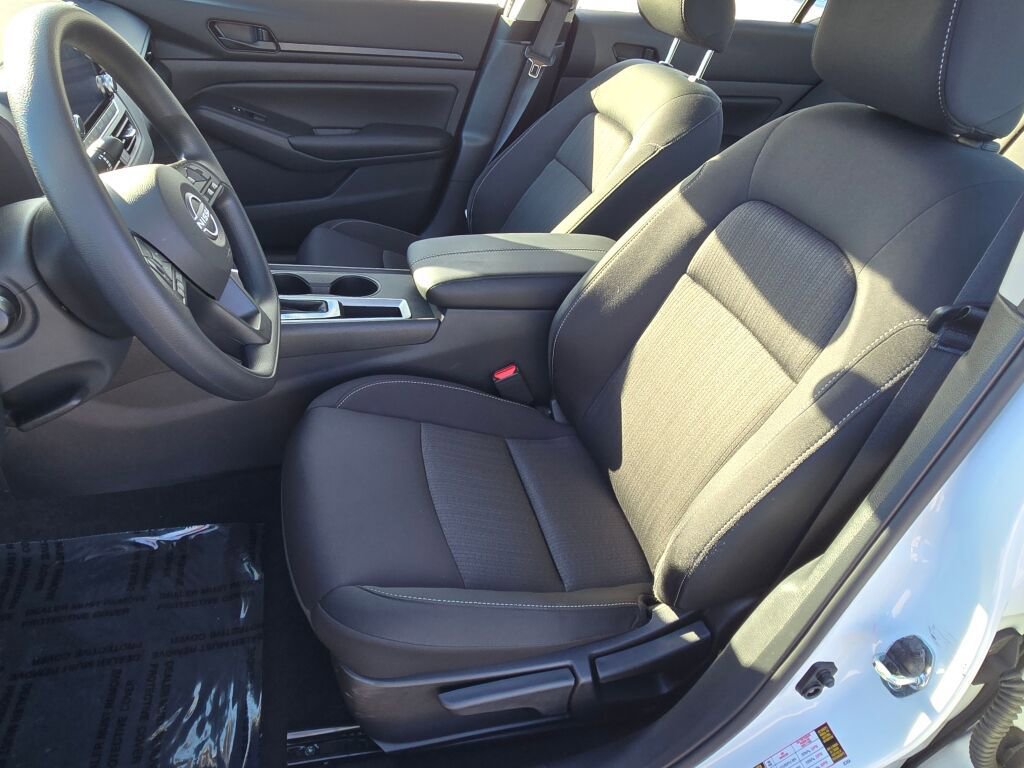 Used 2025 Nissan Altima 2.5 S image 14