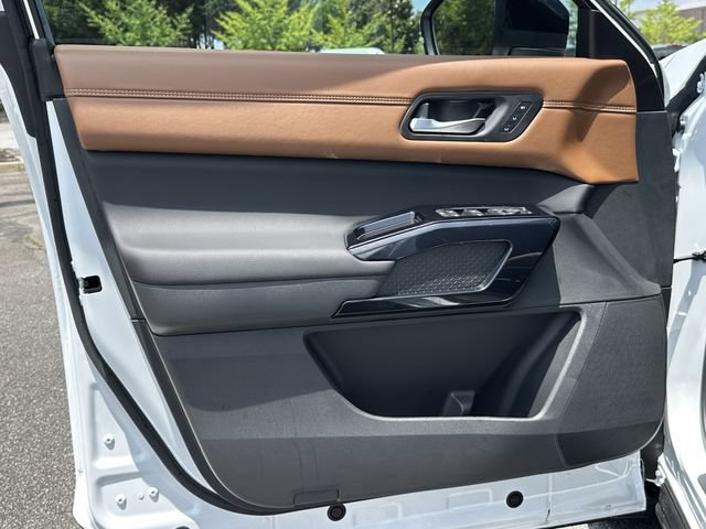 New 2026 Nissan Pathfinder Platinum AWD/4WD image 12