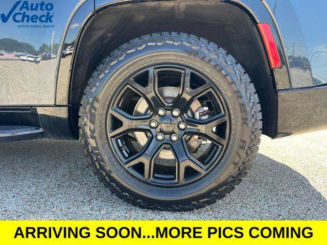 Certified 2024 Jeep Wagoneer Series II AWD/4WD image 61