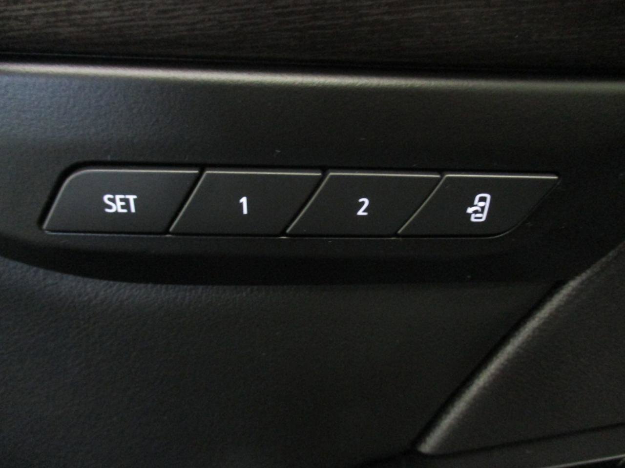 Used 2023 Buick Envision Avenir AWD/4WD image 19