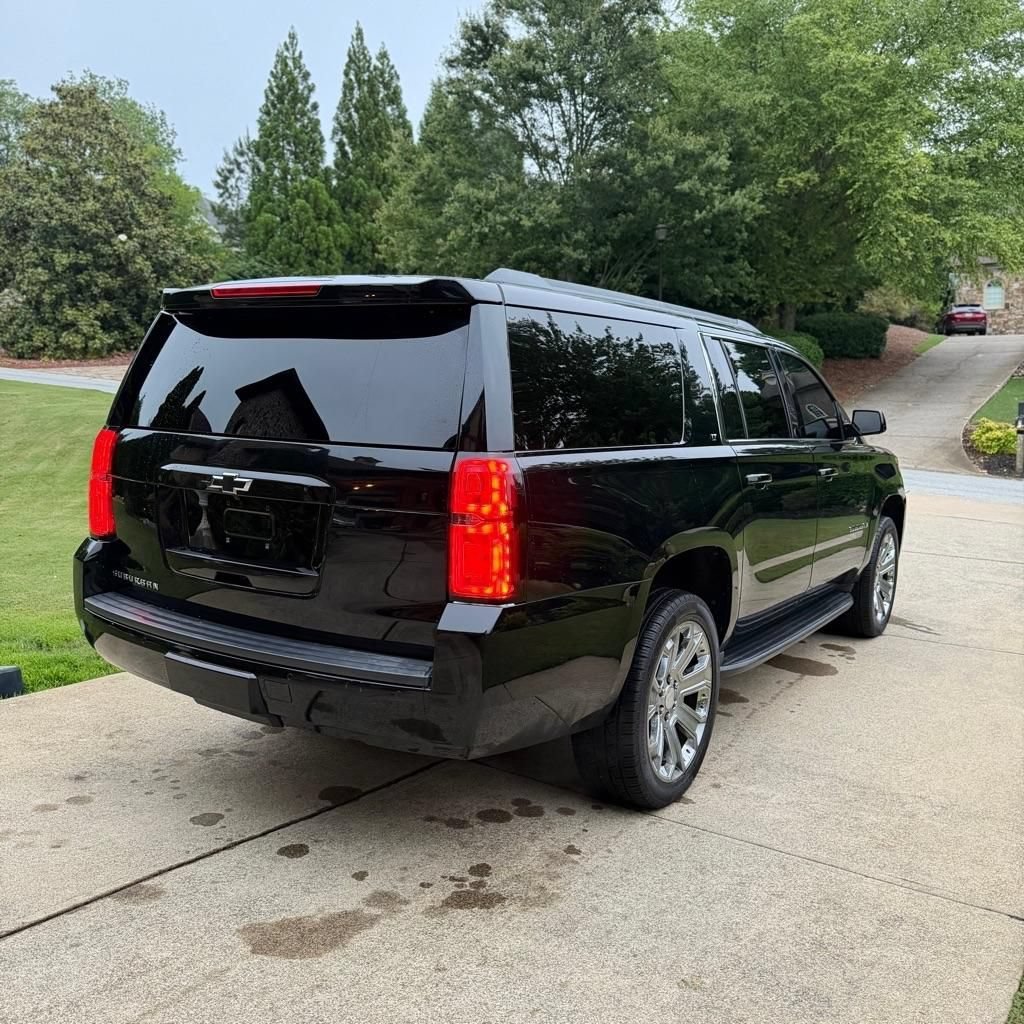 Used 2019 Chevrolet Suburban LT RWD image 6