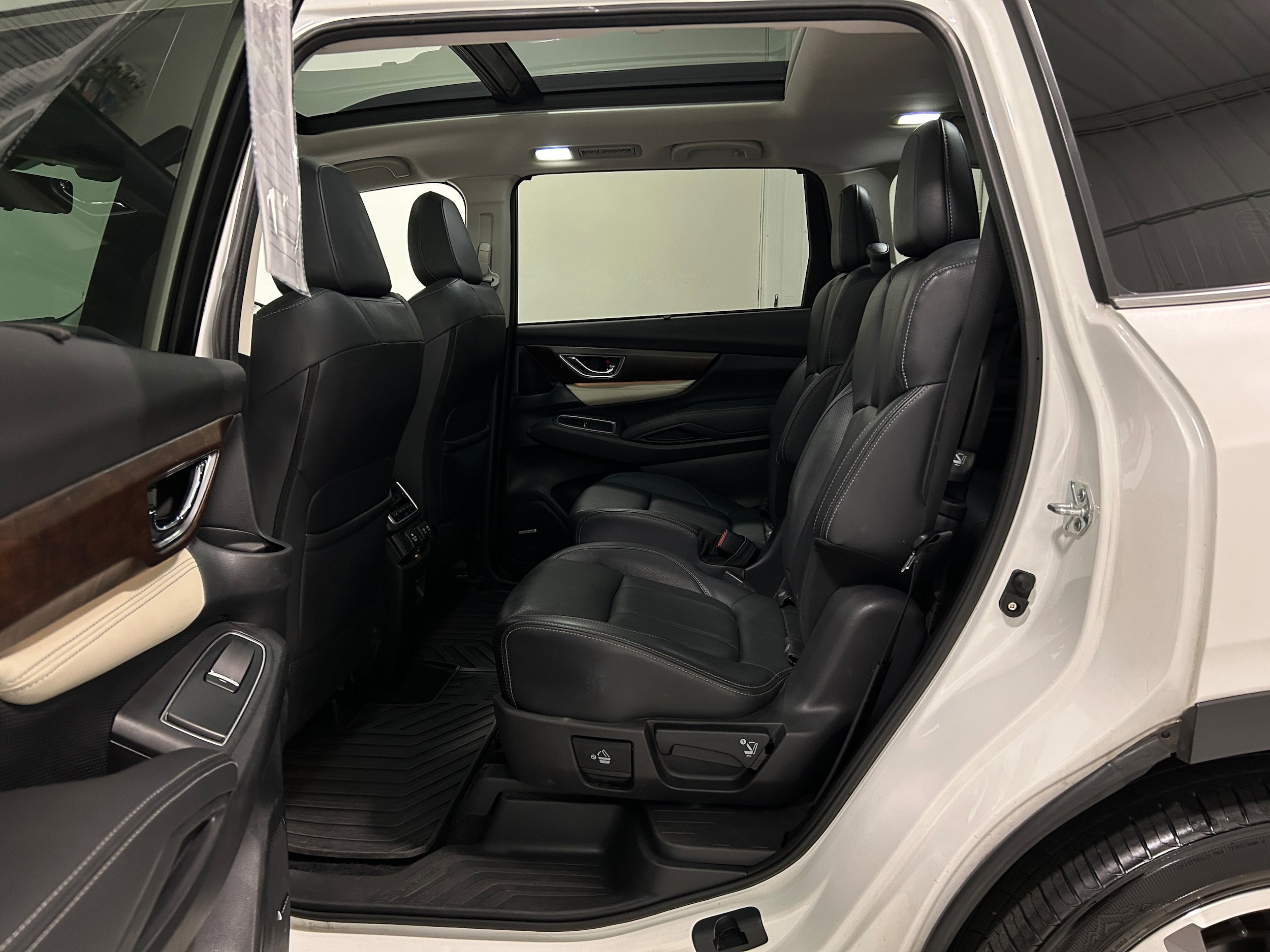 Used 2022 Subaru Ascent Touring AWD/4WD image 28