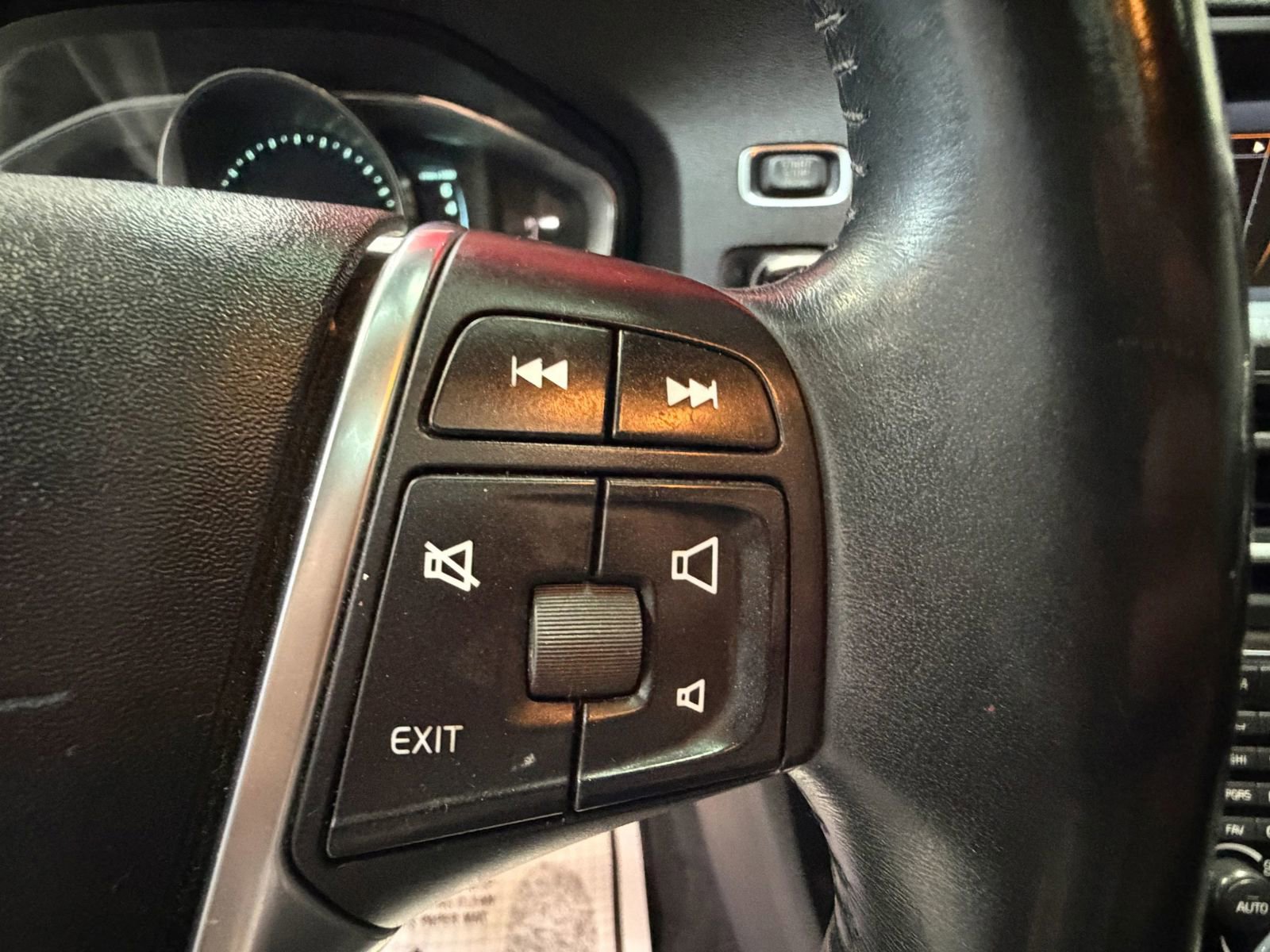 Used 2015 Volvo V60 T5 Premier Plus image 39