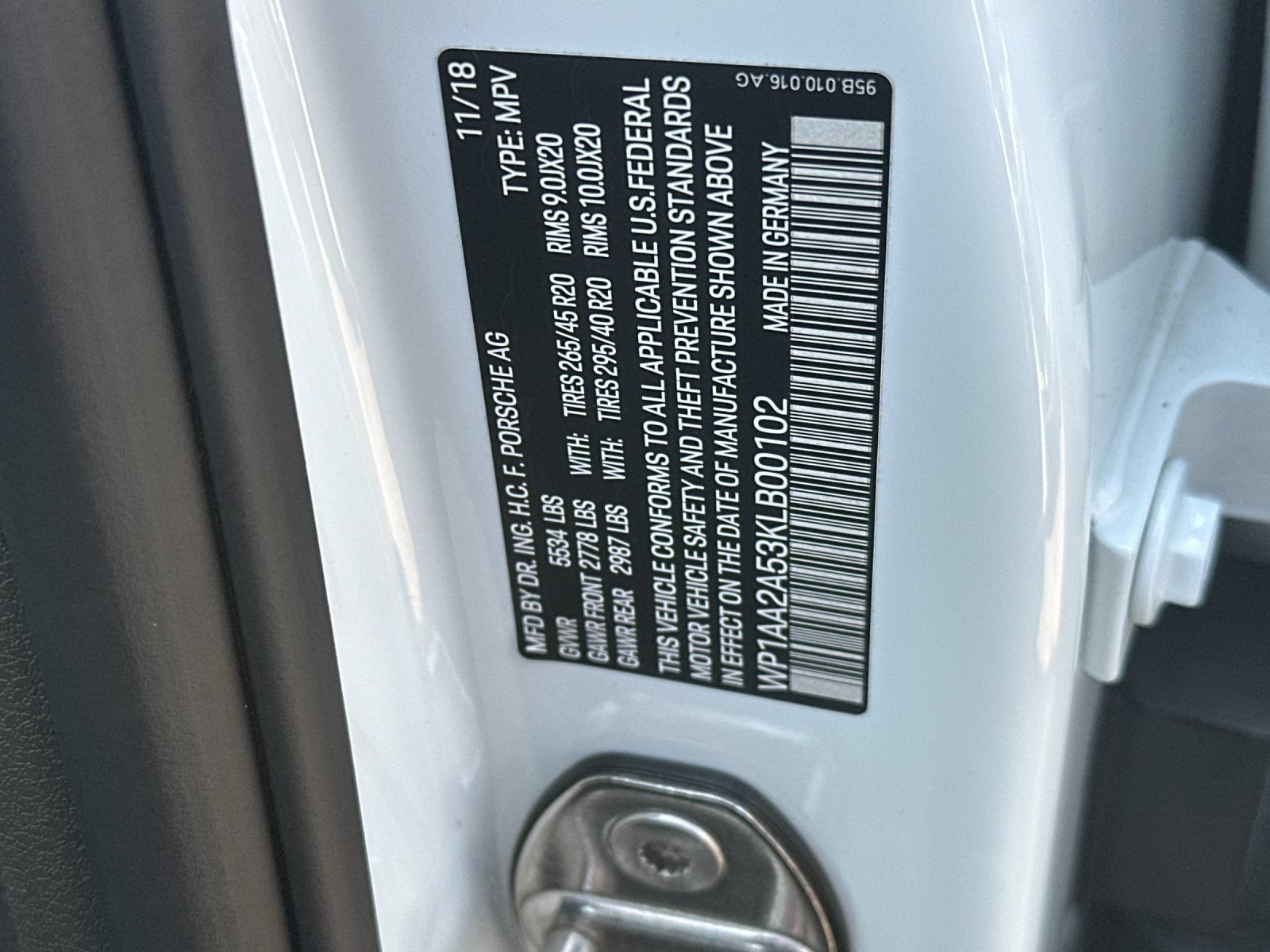 Used 2019 Porsche Macan AWD/4WD image 29