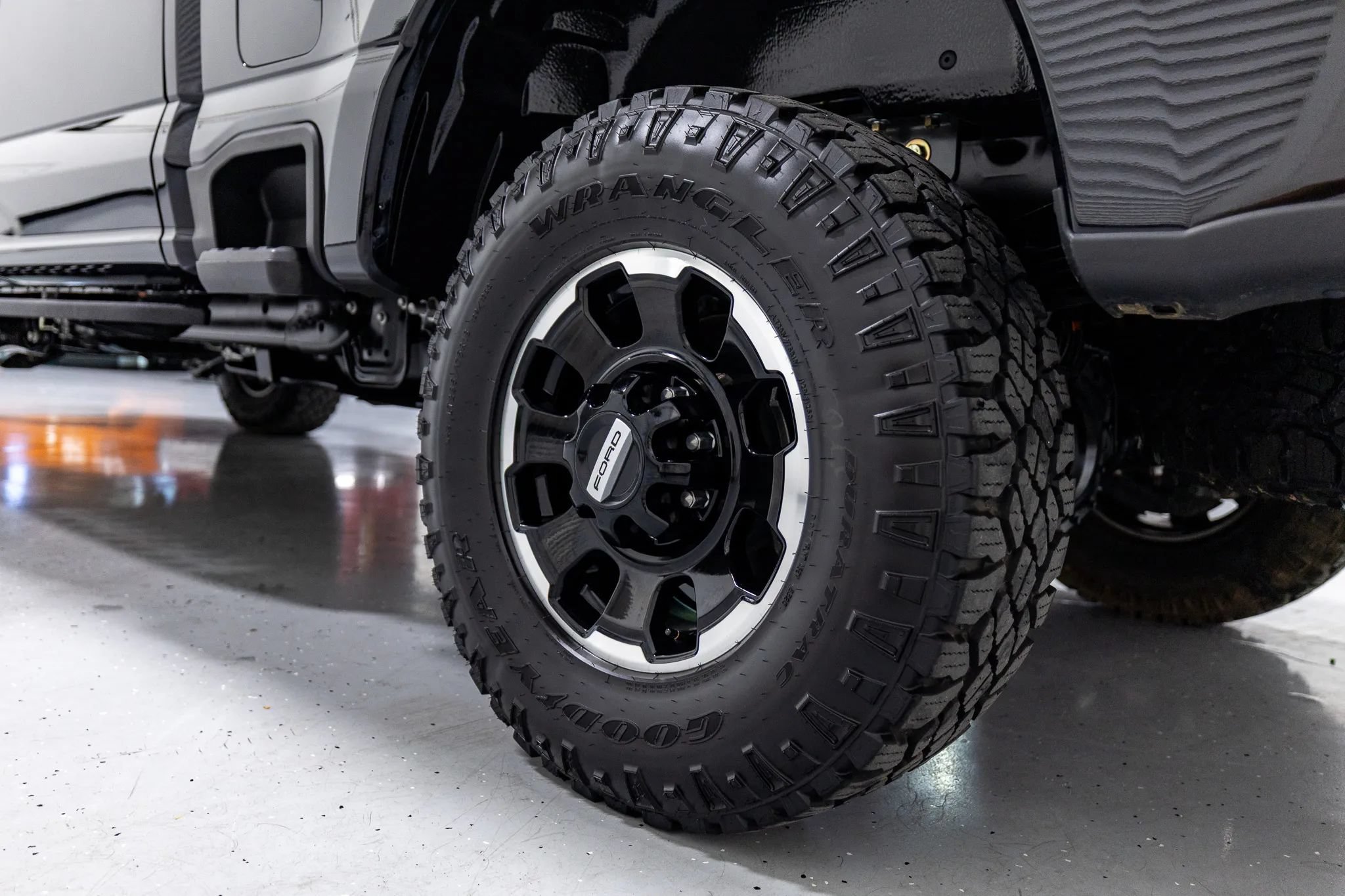 Used 2025 Ford F350 Platinum w/ Platinum Plus Package AWD/4WD image 15