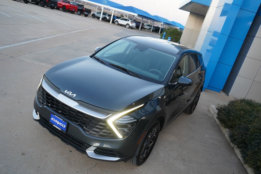 Used 2024 Kia Sportage LX image 12