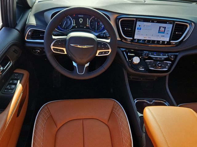 New 2026 Chrysler Pacifica Pinnacle image 12