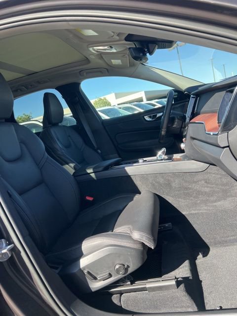 Used 2023 Volvo XC60 B5 Ultimate AWD/4WD image 31