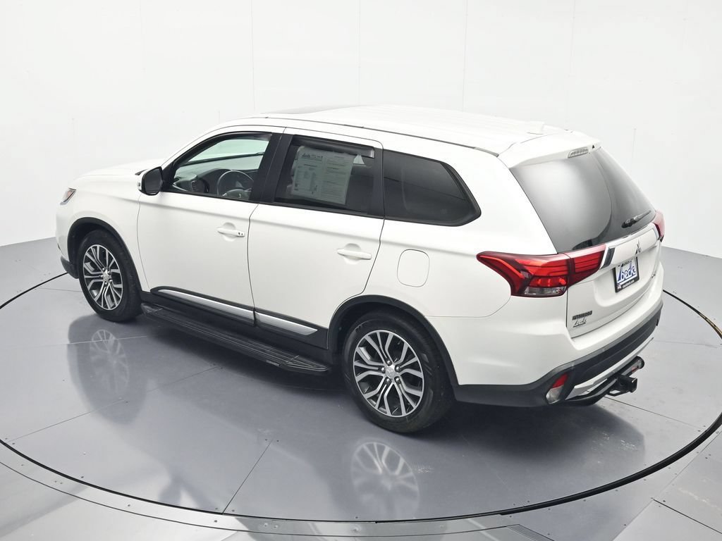 Used 2018 Mitsubishi Outlander SE FWD image 34