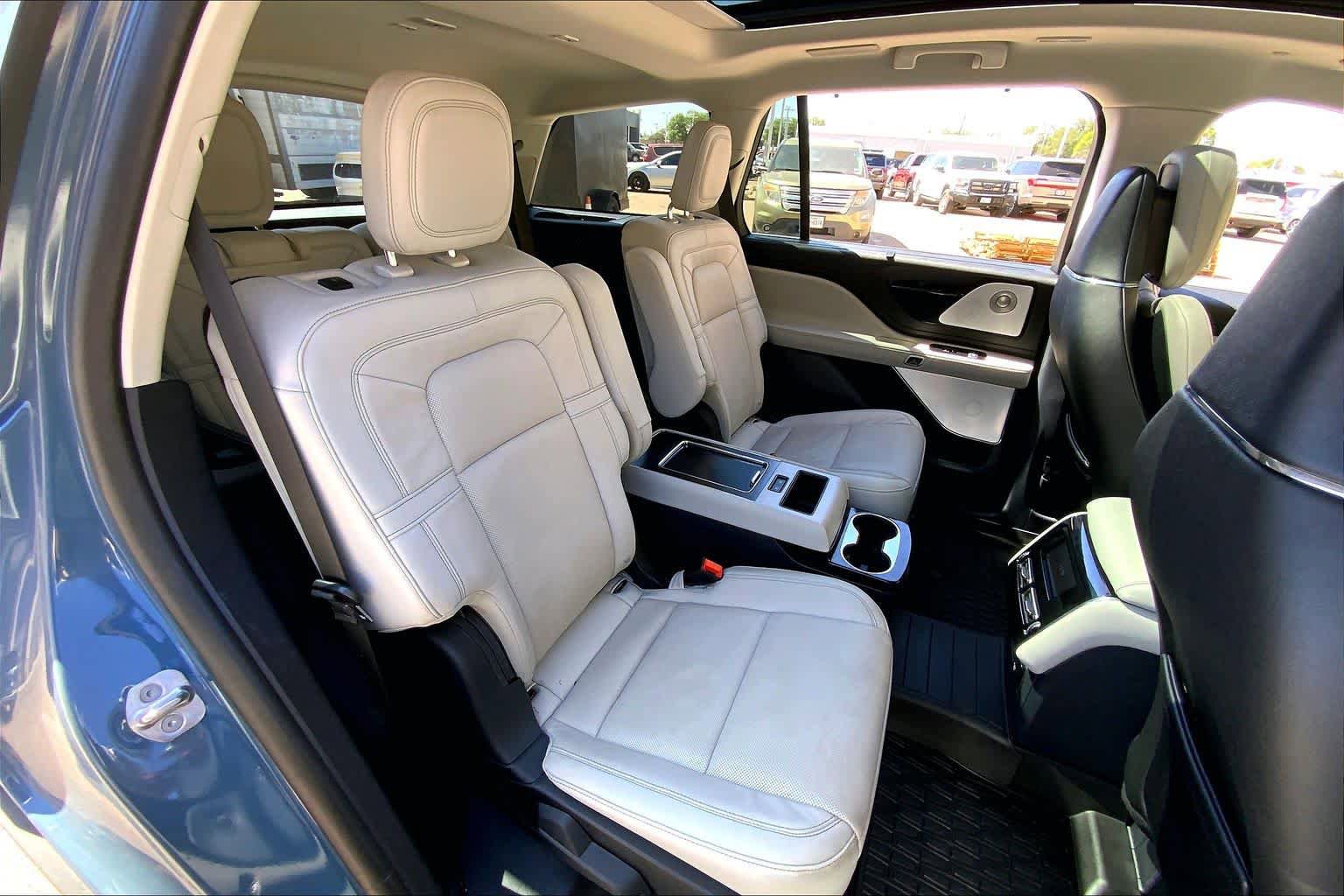 Certified 2025 Lincoln Aviator Reserve w/ Luxury Package RWD image 20