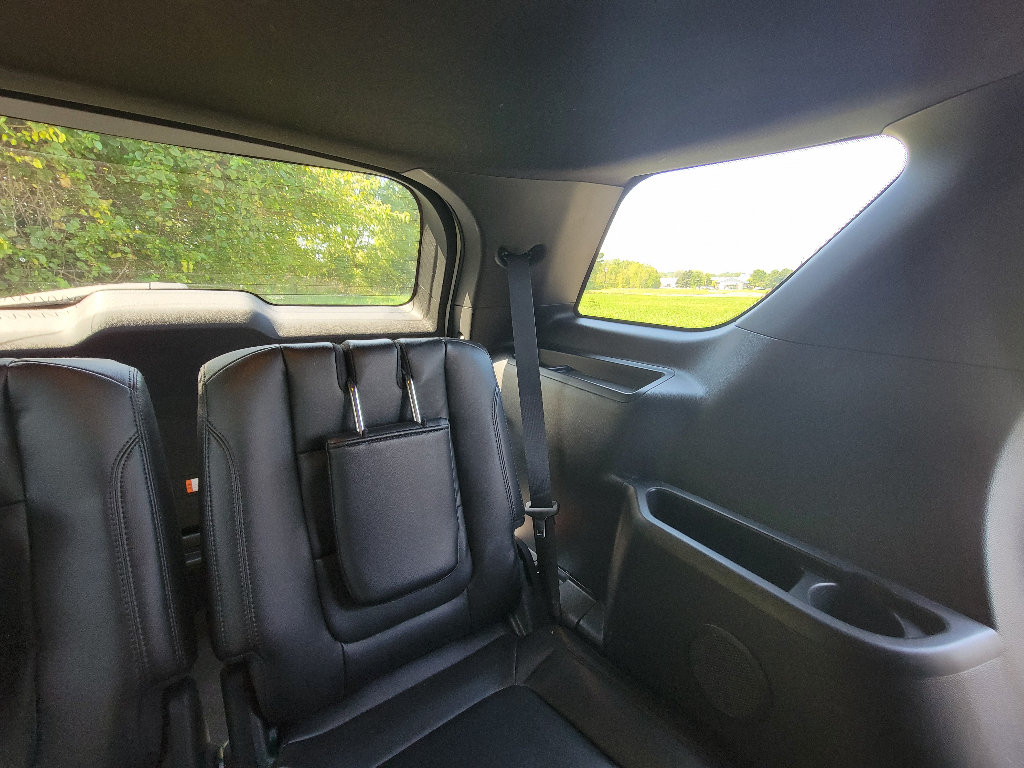 Used 2017 Ford Explorer XLT w/ Equipment Group 202A FWD image 31