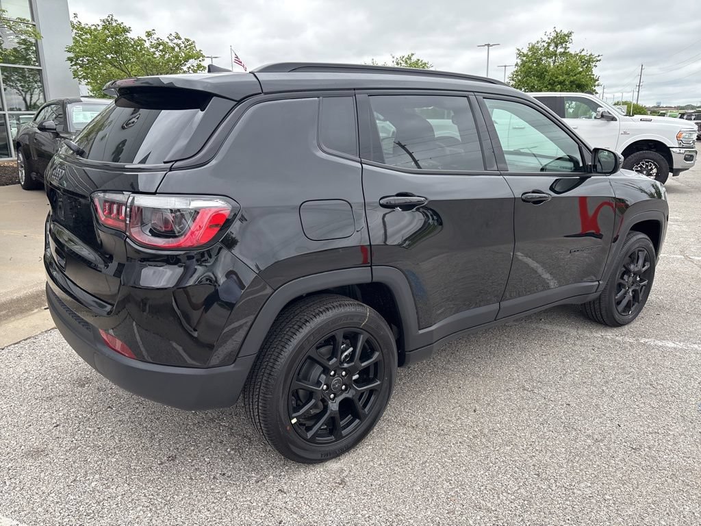 New 2026 Jeep Compass Latitude AWD/4WD image 26