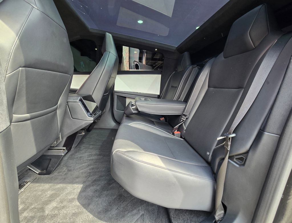 Used 2024 Tesla Cybertruck AWD Crew Cab image 22