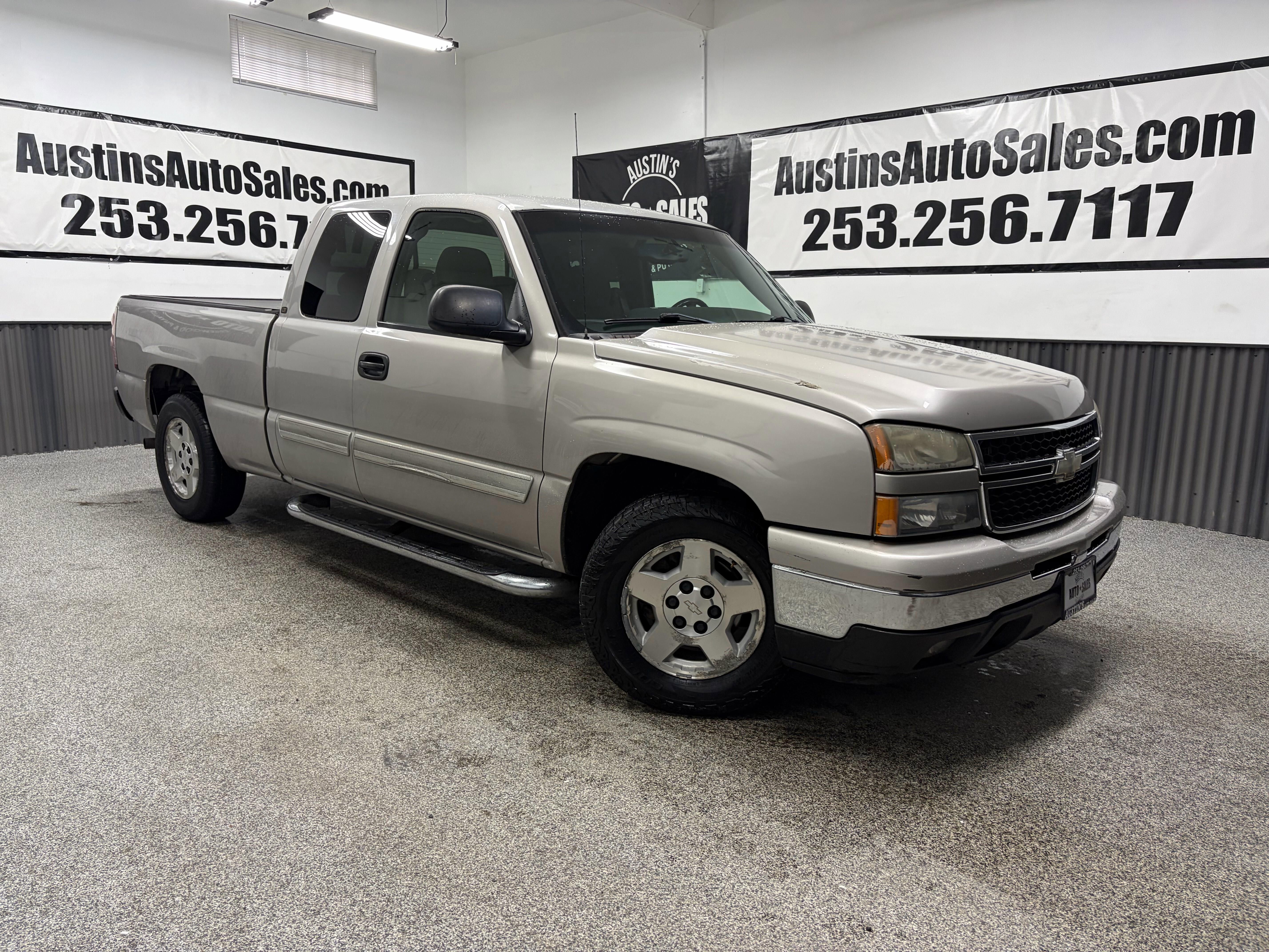 Used 2007 Chevrolet Silverado 1500 LT w/ Extended Cab Value Package RWD image 1