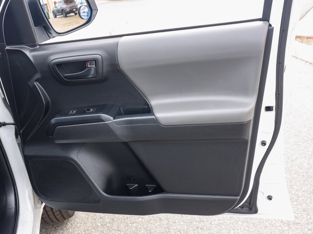 Used 2022 Toyota Tacoma SR image 24