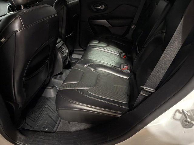 Used 2021 Jeep Cherokee Latitude Lux w/ Comfort/Convenience Group image 17