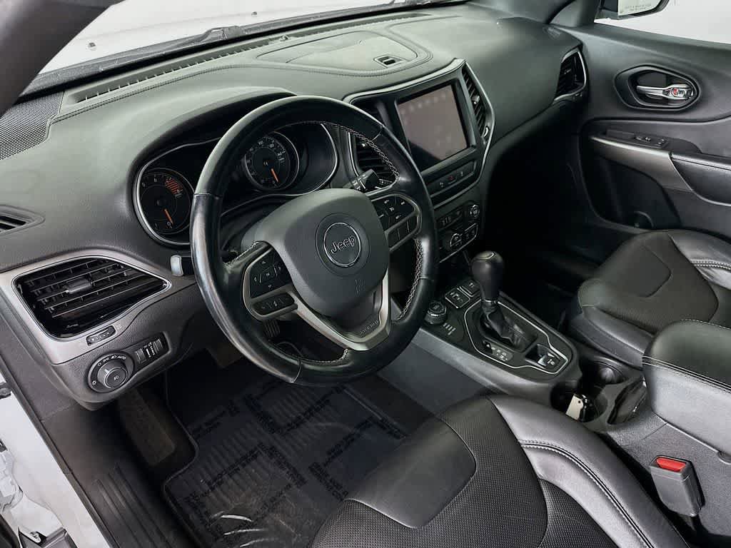 Used 2021 Jeep Cherokee Latitude Lux 80th Anniv w/ Quick Order Package 26U 80TH AWD/4WD image 2