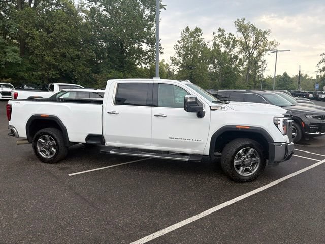 Used 2025 GMC Sierra 3500 SLT w/ SLT Premium Package AWD/4WD image 4