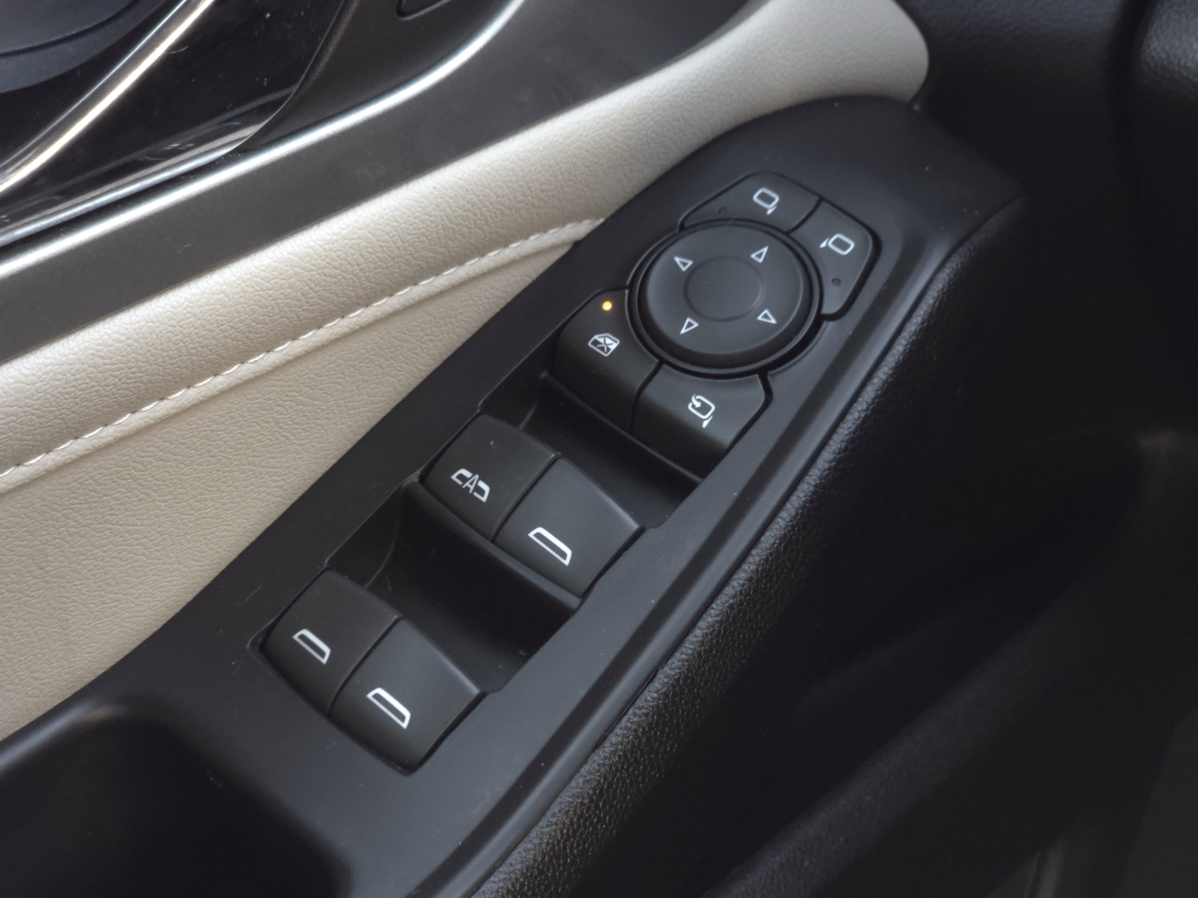 Used 2023 Chevrolet Traverse LT w/ LT Premium Package image 28