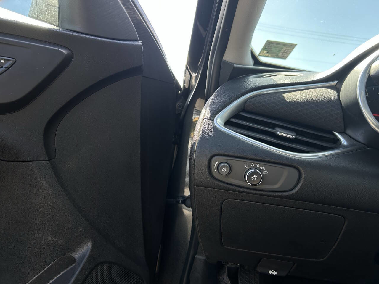 Used 2016 Chevrolet Malibu LT image 15