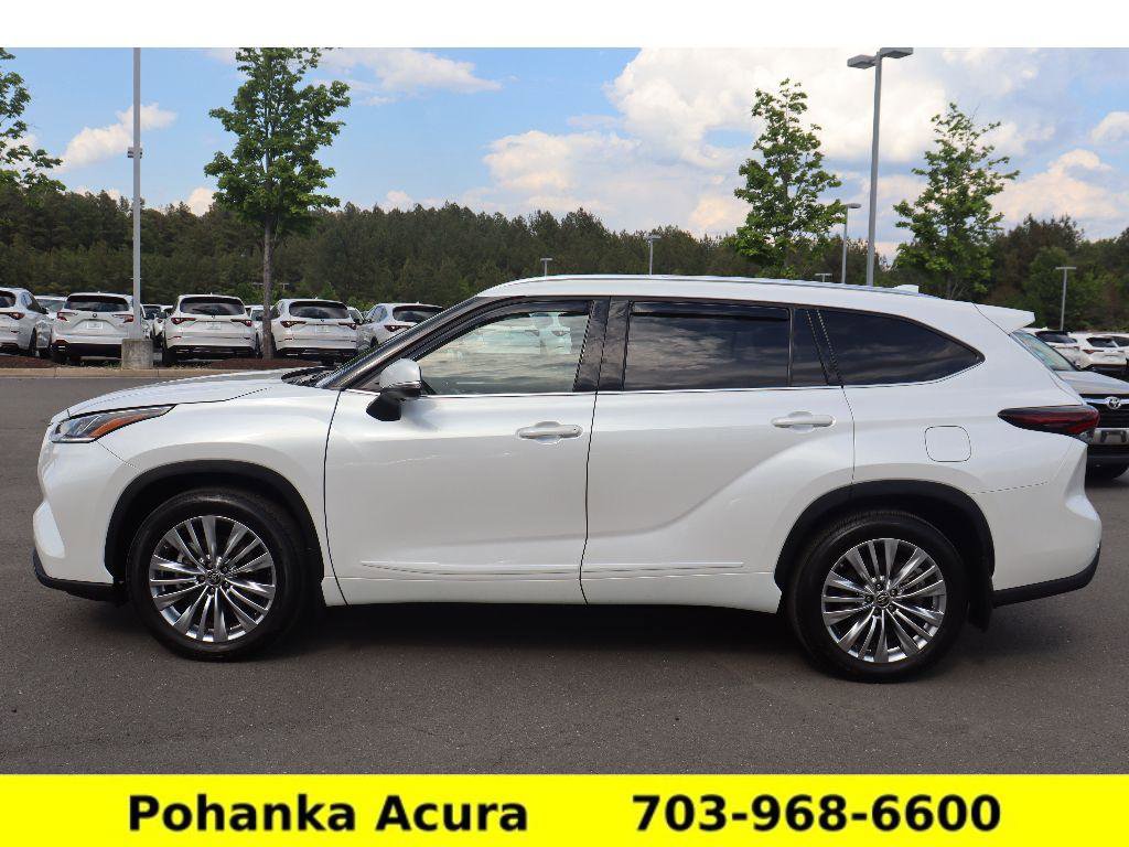 Used 2025 Toyota Highlander Platinum AWD/4WD image 4