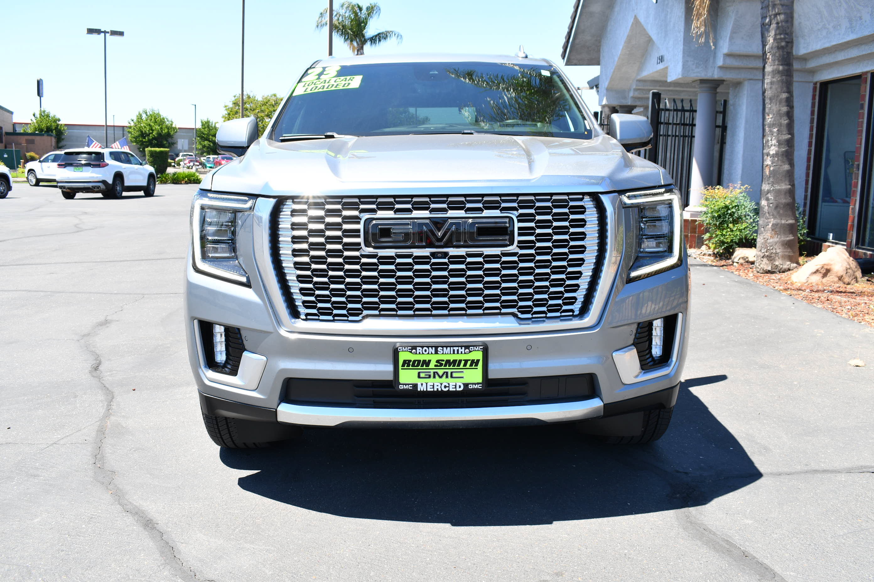 Used 2023 GMC Yukon Denali w/ Denali Reserve Package AWD/4WD image 3