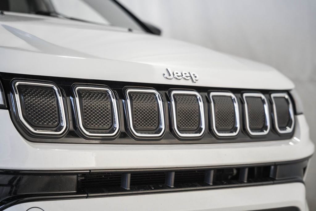 Used 2022 Jeep Compass Limited image 14