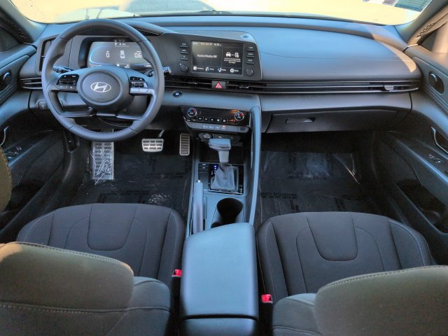 Used 2025 Hyundai Elantra Sport FWD image 12