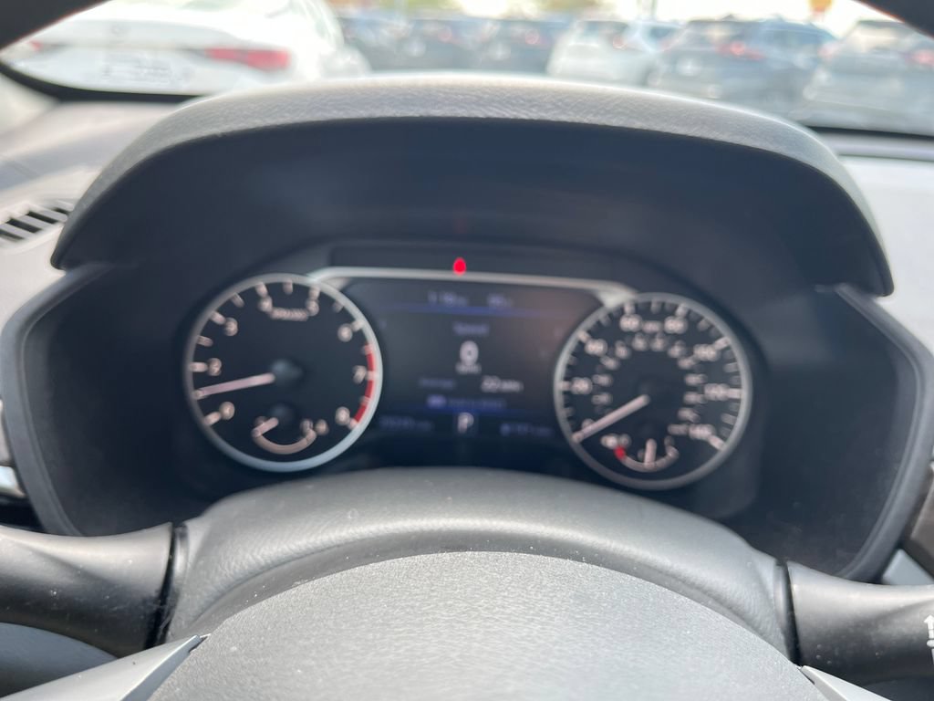 Used 2025 Nissan Altima 2.5 SV FWD image 15